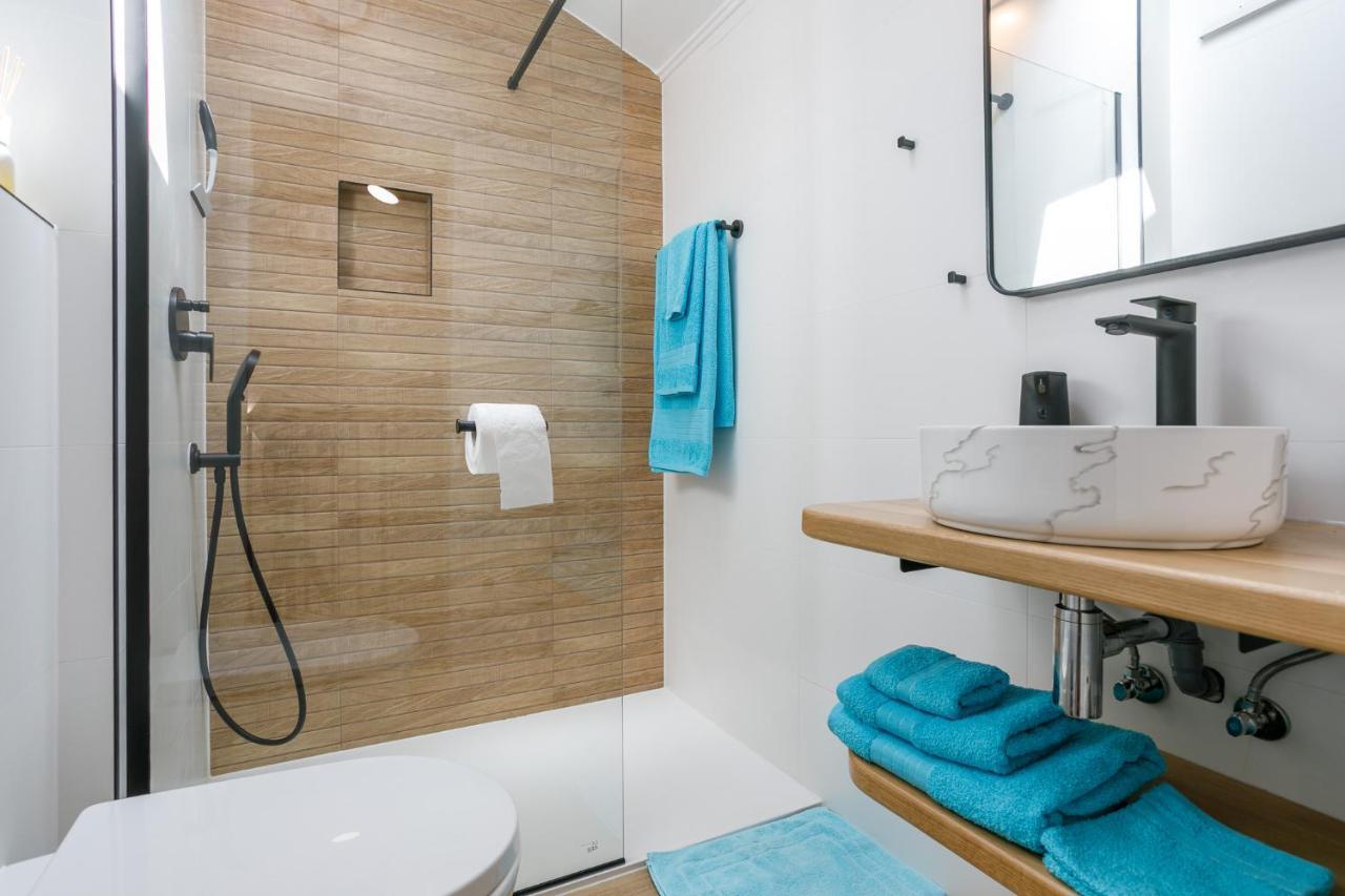 Apartmen Plus U Centru Blizu Plaze Njivice Eksteriør billede